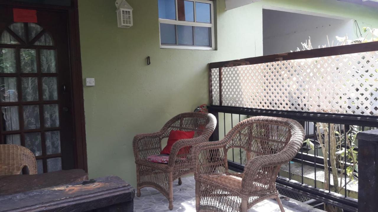 Hibiscus Valley Inn Marigot Kültér fotó
