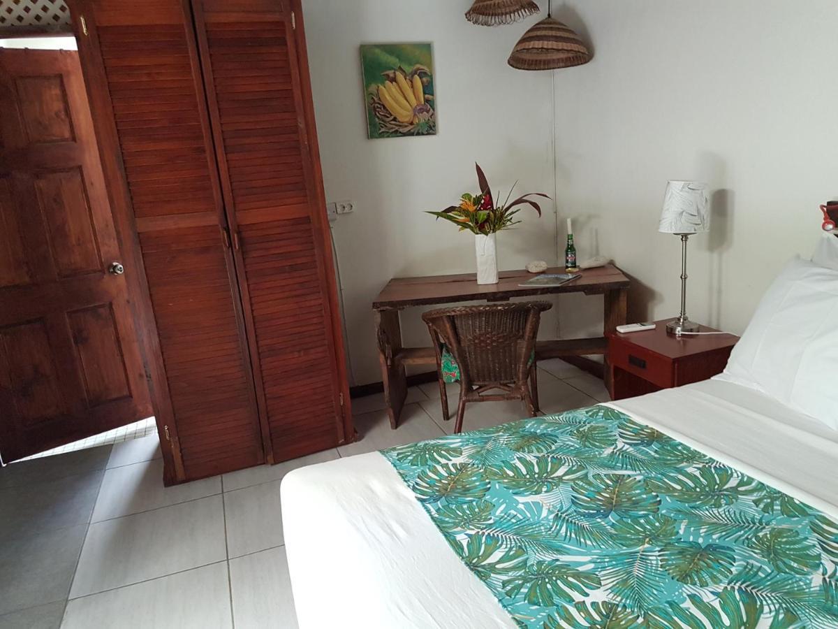 Hibiscus Valley Inn Marigot Kültér fotó