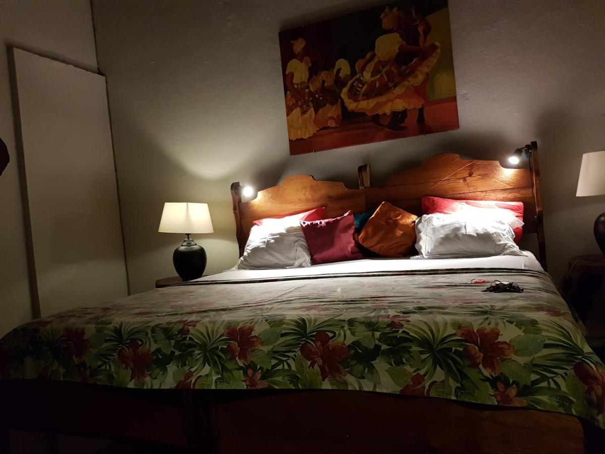 Hibiscus Valley Inn Marigot Kültér fotó