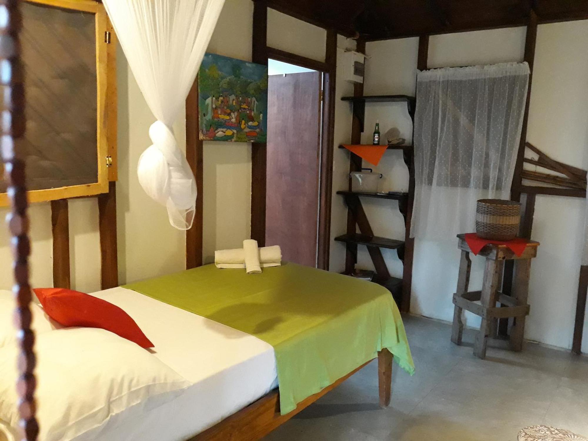 Hibiscus Valley Inn Marigot Kültér fotó